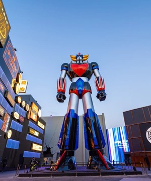 6.5-Meter-Tall Grendizer Robot Statue Raised in Iraq - Interest